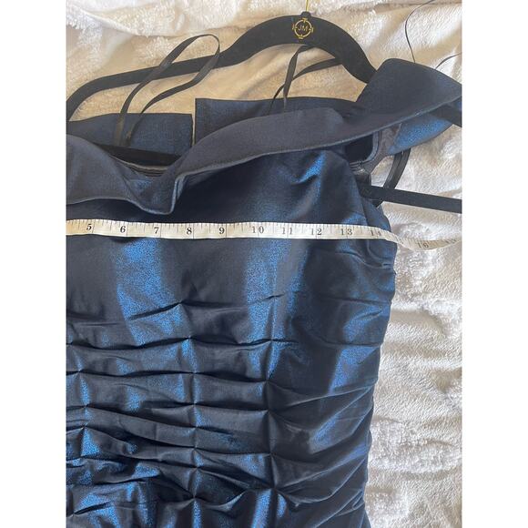 La Femme Ruched Navy Blue Off The Shoulder Metallic Shimmer Jersey Gown 10 NWOT - Picture 4 of 7